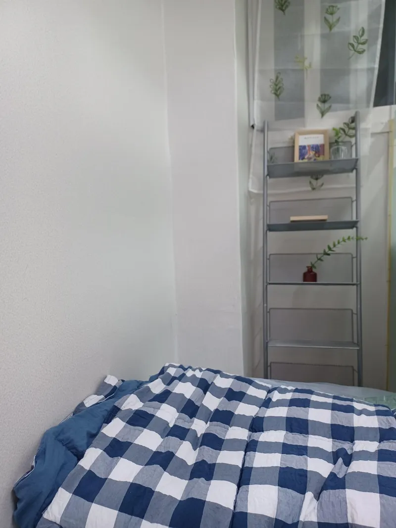 [Seocho, Seoul][Gangnam] Overwhelming Location! 3 minutes from the station, large windows, private bathroom (22 sq ft). 4