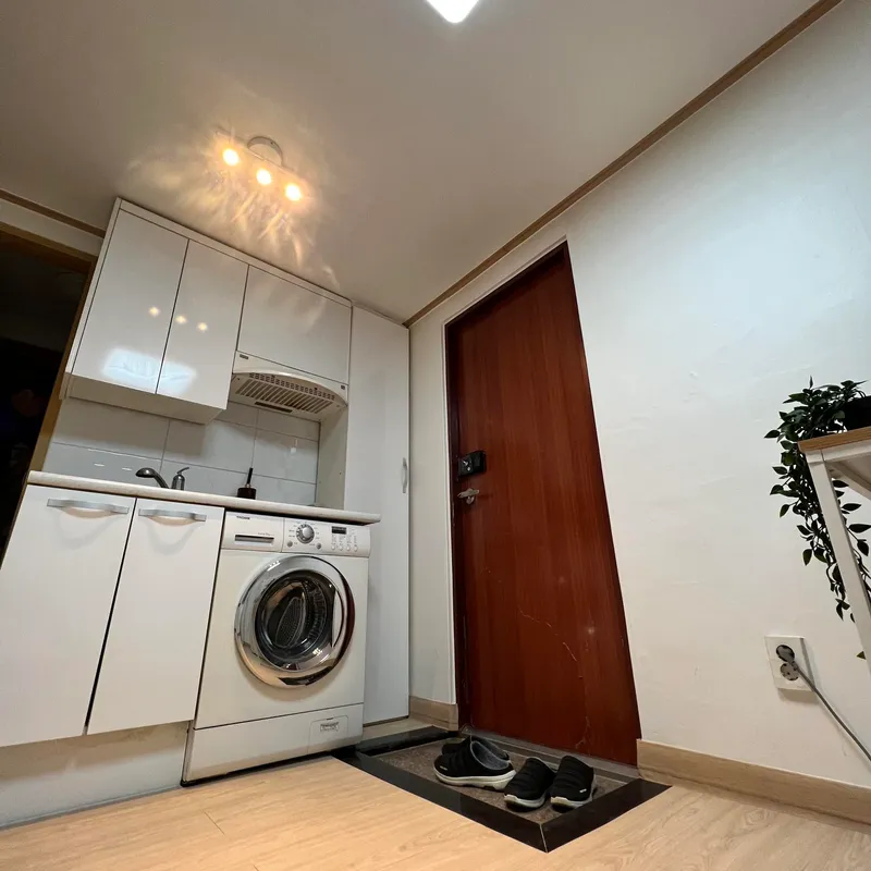 [Gwanak, Seoul] Sillim Station. Danggok Station. 8 min walk. Room 105. Semi-basement 11