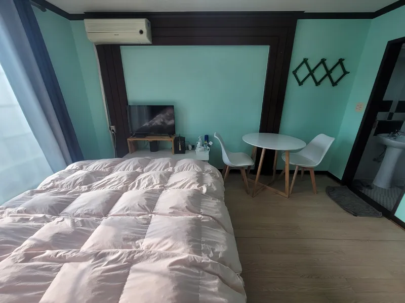 [Geoje] Ocean view one room with a view of Daepo Port and Jangsa Island #Blue 9