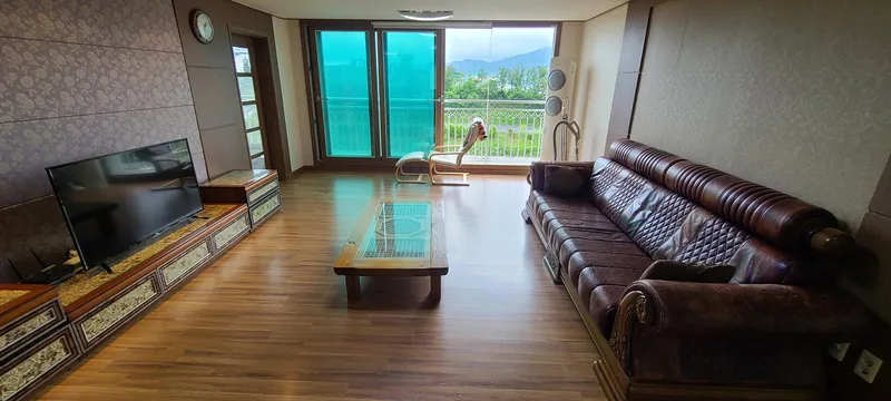 [Geoje] A small trip in everyday life, a 34-pyeong apartment that presents a special day. 2