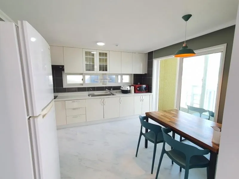 [Geoje] Ocean view detached one-room pension 101 right in front of Waehyeon Beach 3