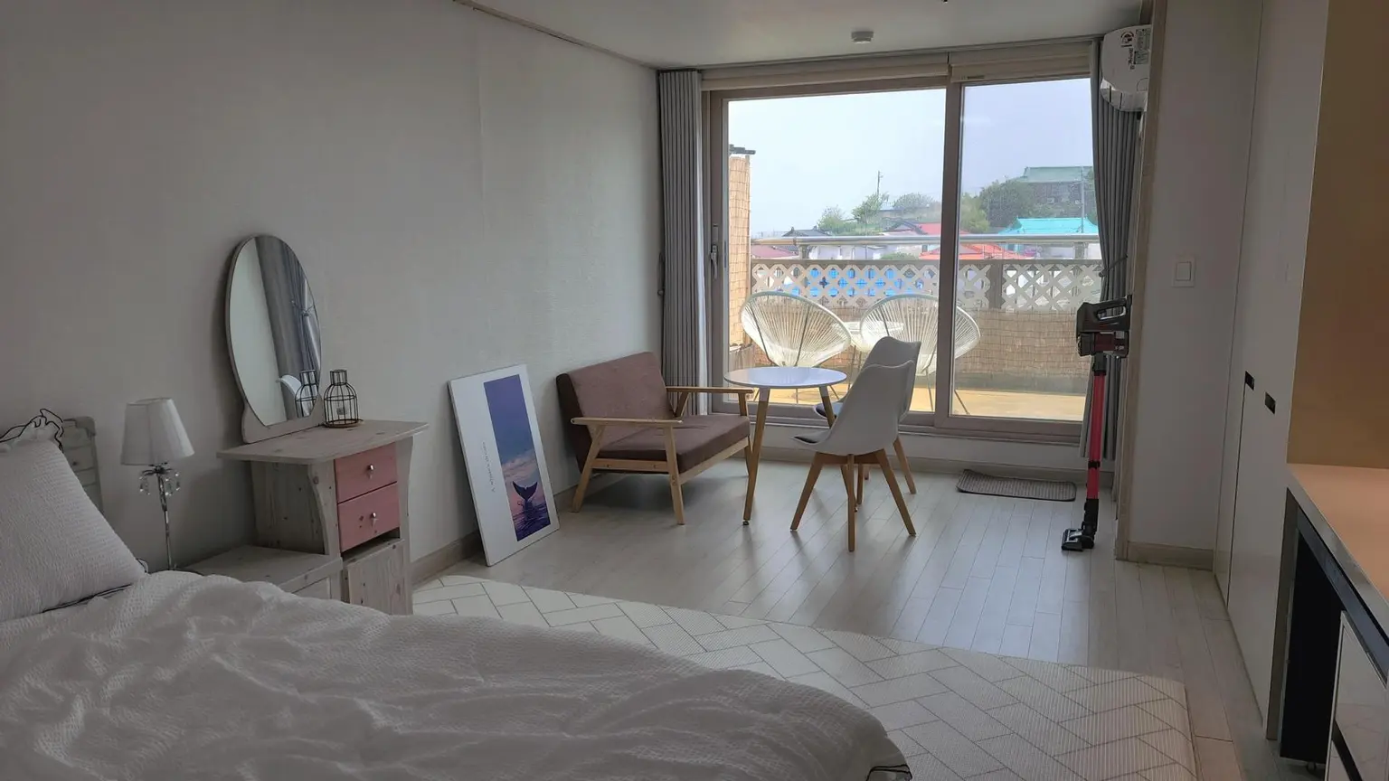Gangneung Jumunjin Ocean view full option apartment with outdoor terrace - main image