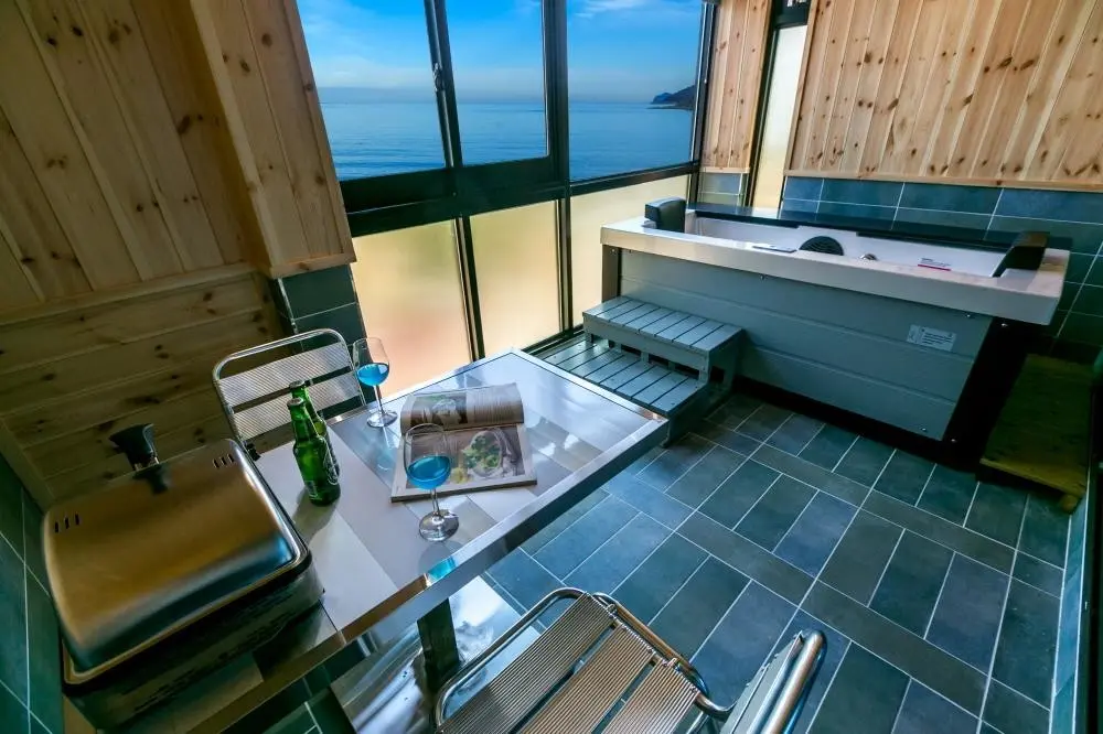 Gyeongnam Geoje Ocean view right in front of Mongdol Beach, Geumhwa 303 #Individual spa - main image