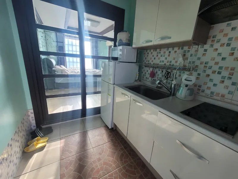 [Geoje] Ocean view one room with a view of Daepo Port and Jangsa Island #Blue 3