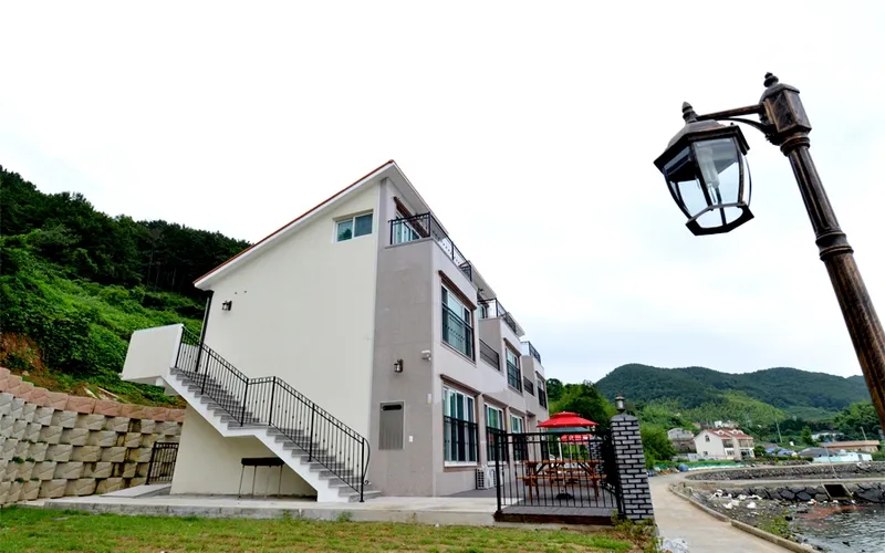 [Geoje] Panoramic Ocean View Room 103 in Chilcheondo Island, Geoje Island 12