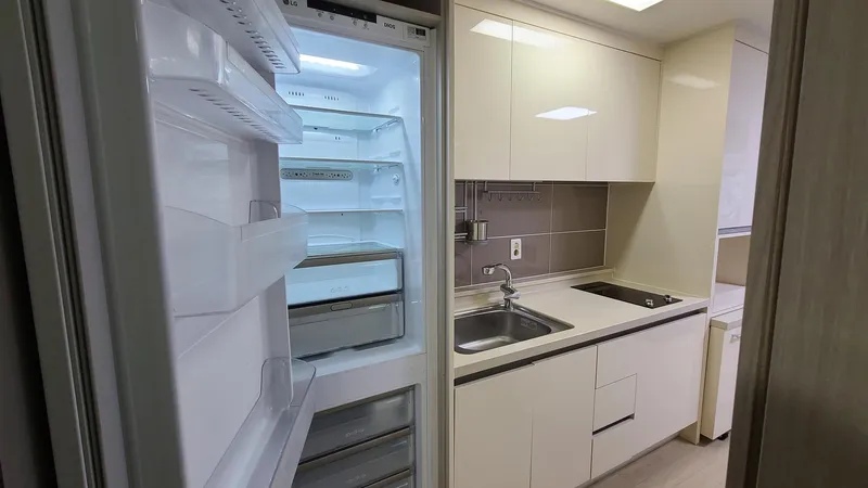 [Yeonje, Busan] Officetel in Yeonsan-dong near Yeonsan Station, clean and fully equipped. Gym. Parking lot. 3