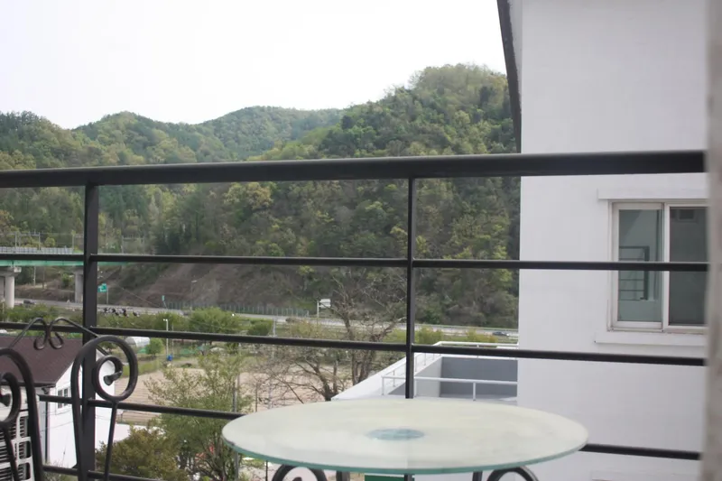 [강원 춘천] 강촌역 도보 5분 거리 산속 힐링 펜션형 숙소 #온돌 배정 20