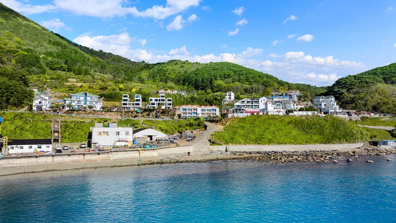 [경남 거제] 학동흑진주몽돌해수욕장 도보10분이내 오션뷰 원룸 B 13