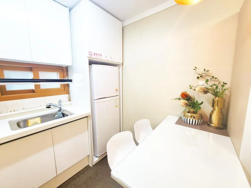 [Mapo, Seoul] Clean one-room apartment #302 near Mangwon Hangang-gil 21