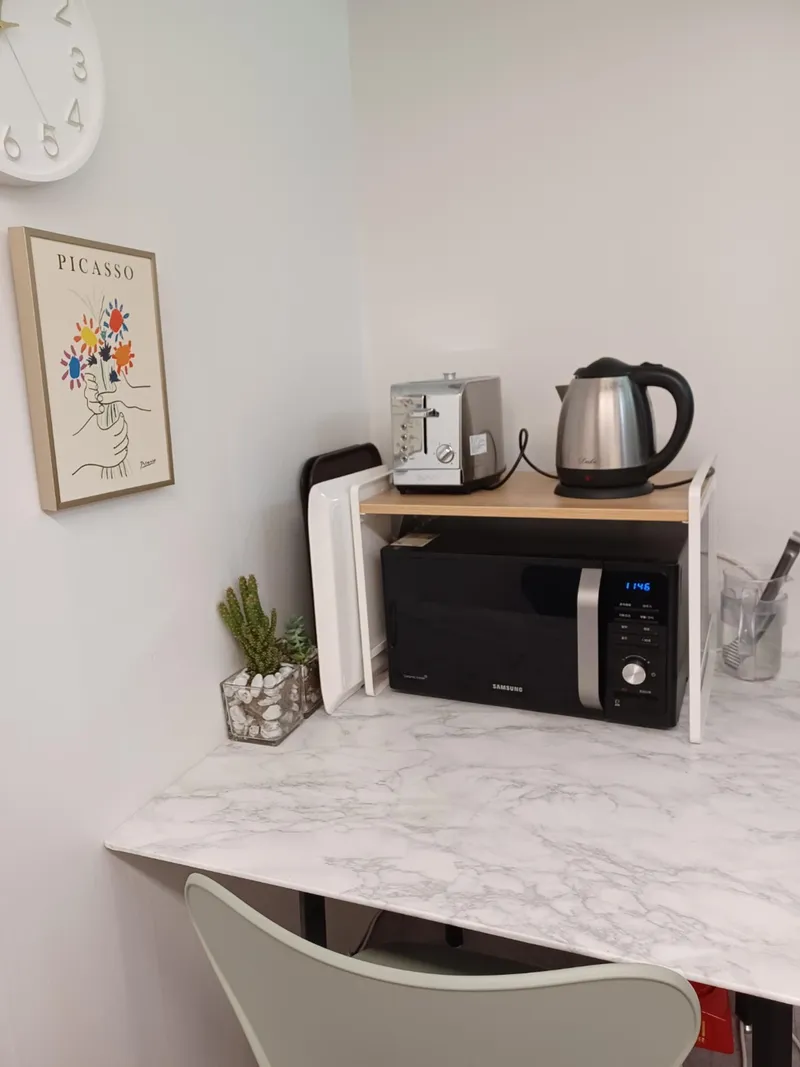 [Seocho, Seoul][Gangnam] Overwhelming Location! 3 minutes from the station, large windows, private bathroom (22 sq ft). 11