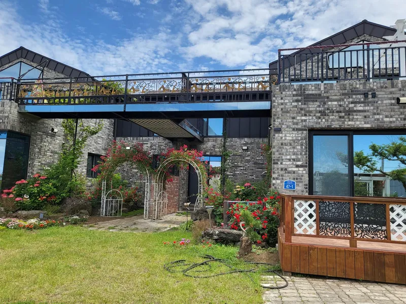 [Gujwa, Jeju] 500-pyeong Garden, Duplex, Hinoki, Fireplace, Steam Room, Barbecue #104 54