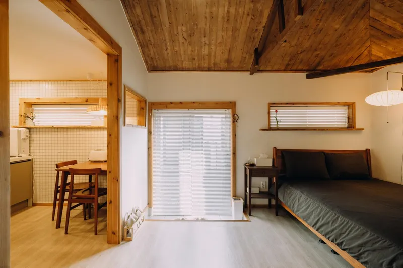 [제주 조천] 제주도 동쪽 조용한 동네. 돌담집 별채. 7