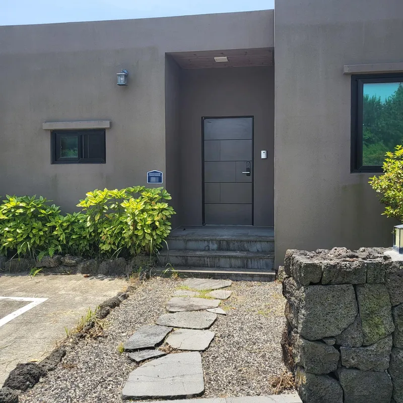 [Pyoseon, Seogwipo] Clean and quiet single-story house with a large garden/27 pyeong/100 pyeong of land 29