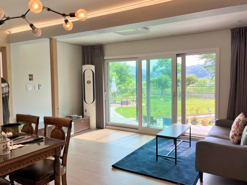 [Yangpyeong] River view and bicycle/walking path/fire pit pretty yard luxury one month living 1st floor 7