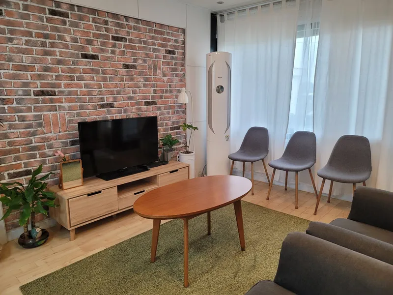 [Gujwa, Jeju][Jeju Gimnyeong] Yellow house next to Gimnyeong Cheonggulmul #Right in front of Gimnyeong sea 40
