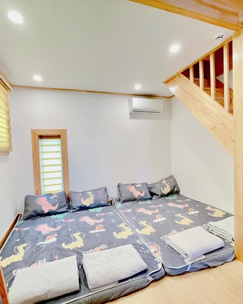[Andeok, Seogwipo] #6 rooms #4 bathrooms #2 duplexes #2 playrooms Sanbangsan view private house 50