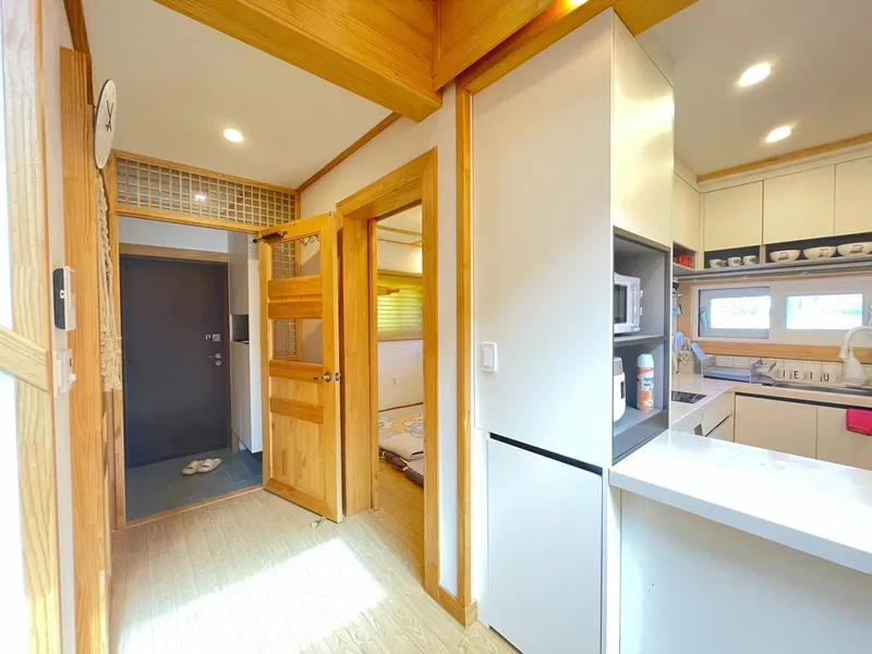 [Andeok, Seogwipo] #6 rooms #4 bathrooms #2 duplexes #2 playrooms Sanbangsan view private house 16