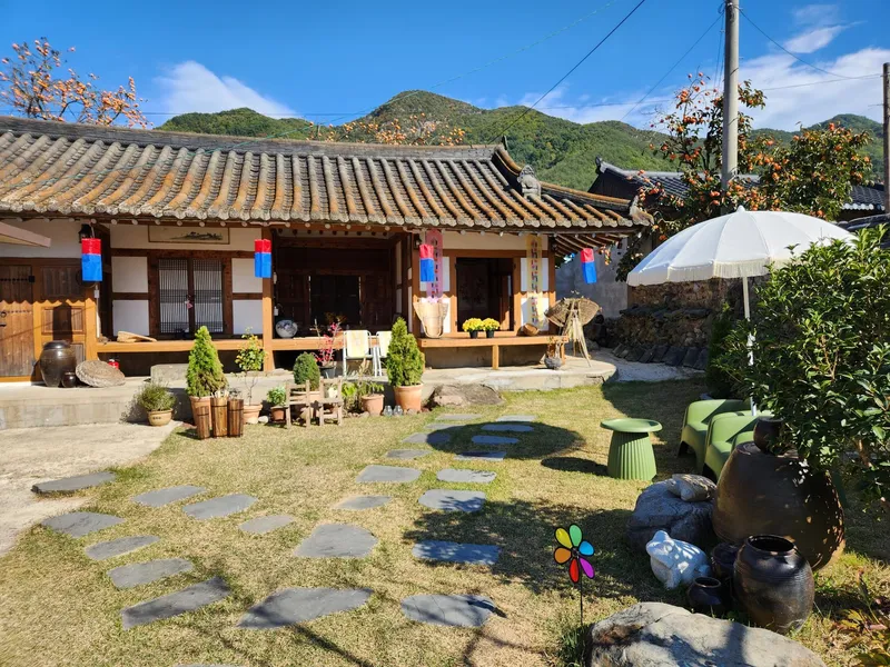 [경북 청도] 산에 둘러 쌓인 한옥집 #애견동반가능 5