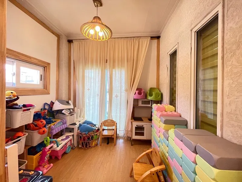 [Andeok, Seogwipo] #6 rooms #4 bathrooms #2 duplexes #2 playrooms Sanbangsan view private house 40