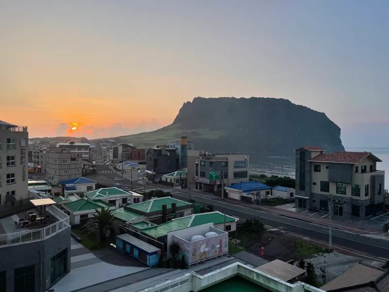 [서귀포 성산] 성산일출봉이 보이는 오피스텔형 숙소 #오션뷰 #마운틴뷰 4