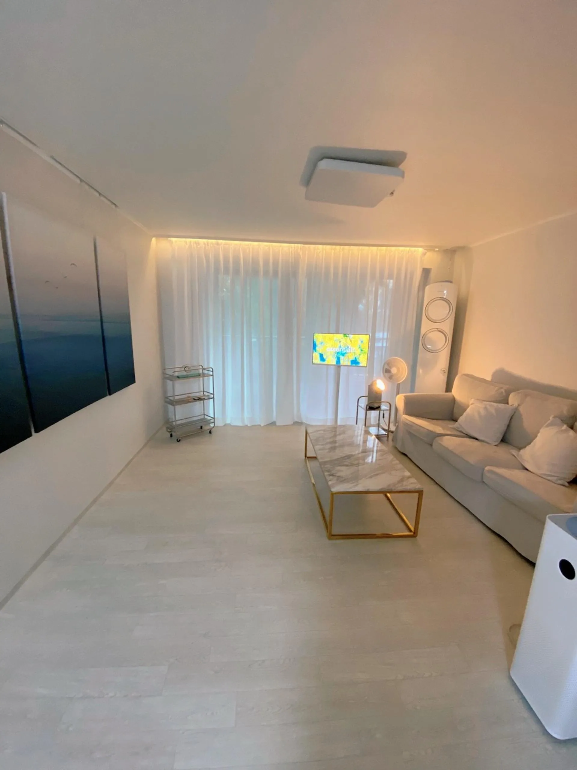 Jung-dong Beachfront Three-Room Apartment