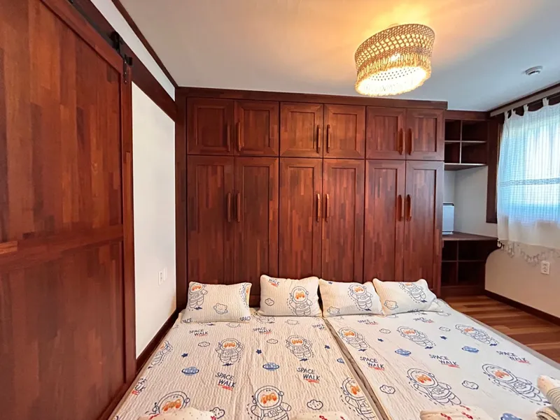 [Andeok, Seogwipo] #5 rooms #3 bathrooms #1 playroom Sanbangsan view large family house 31