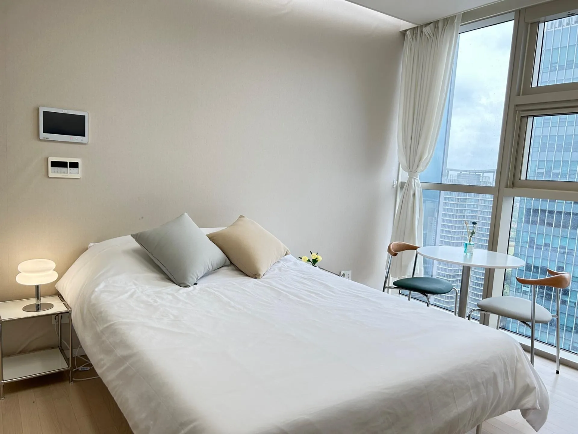 Hangangno 2-ga Han River View One-Bedroom
