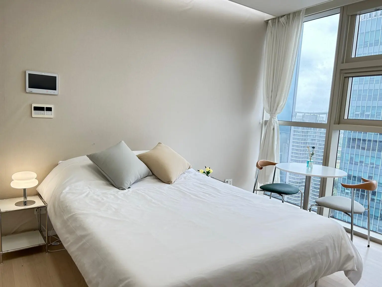 Seoul Yongsan Luxury high-rise home with a view of the Han River - main image