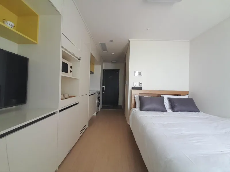 [Yangyang] E7-10/1. High-rise ocean view. Full options. Bed sunrise. Close to Yangridan-gil. OTT available. 6