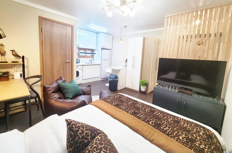 [Mapo, Seoul] Clean one-room apartment #302 near Mangwon Hangang-gil 14