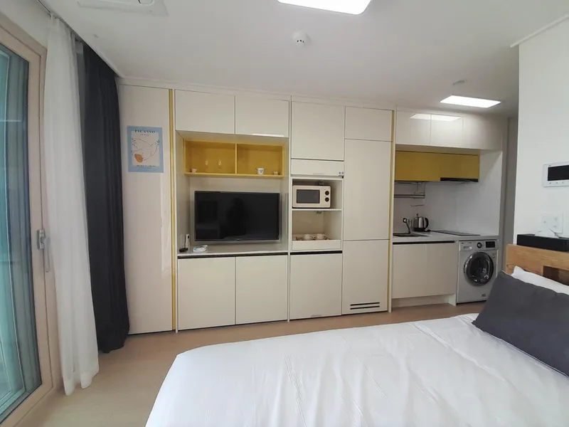 [Yangyang] E7-10/1. High-rise ocean view. Full options. Bed sunrise. Close to Yangridan-gil. OTT available. 18