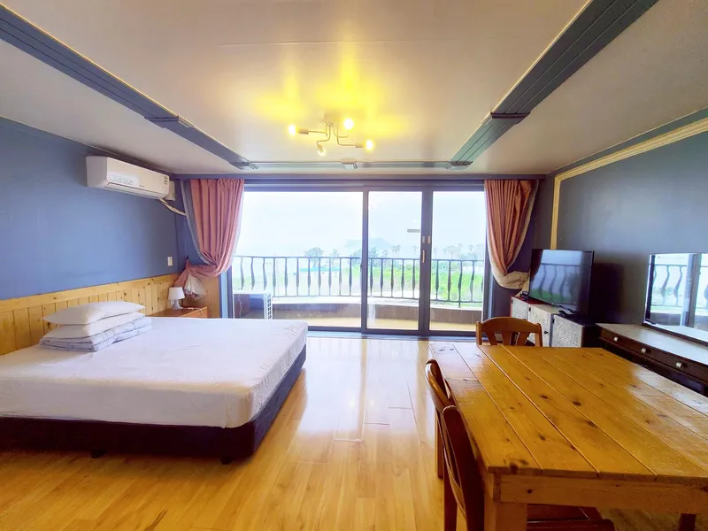 [Hogeun-dong, Seogwipo] Ocean view resort close to the city center 15 pyeong #One room (deluxe double) A 3