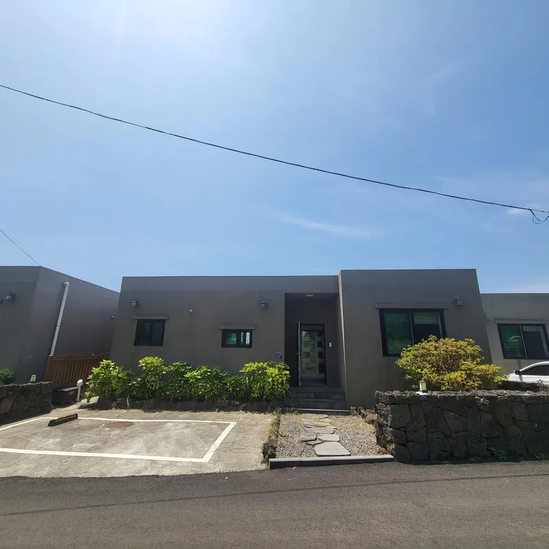 [Pyoseon, Seogwipo] Clean and quiet single-story house with a large garden/27 pyeong/100 pyeong of land 30