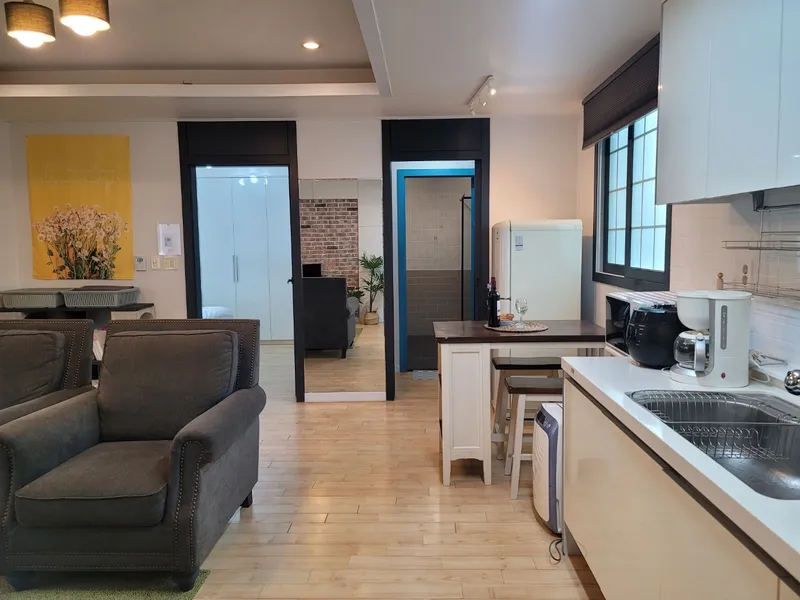 [Gujwa, Jeju][Jeju Gimnyeong] Yellow house next to Gimnyeong Cheonggulmul #Right in front of Gimnyeong sea 21
