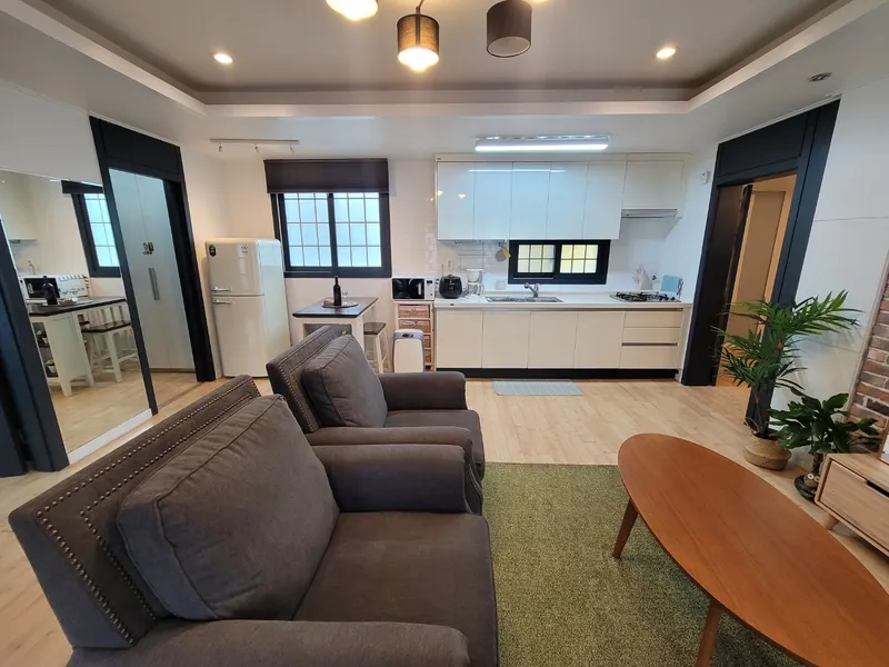[Gujwa, Jeju][Jeju Gimnyeong] Yellow house next to Gimnyeong Cheonggulmul #Right in front of Gimnyeong sea 41