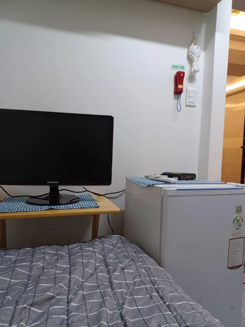 [Seocho, Seoul][Gangnam] Overwhelming location! 3 minutes from the station, large window, private bathroom 36 4