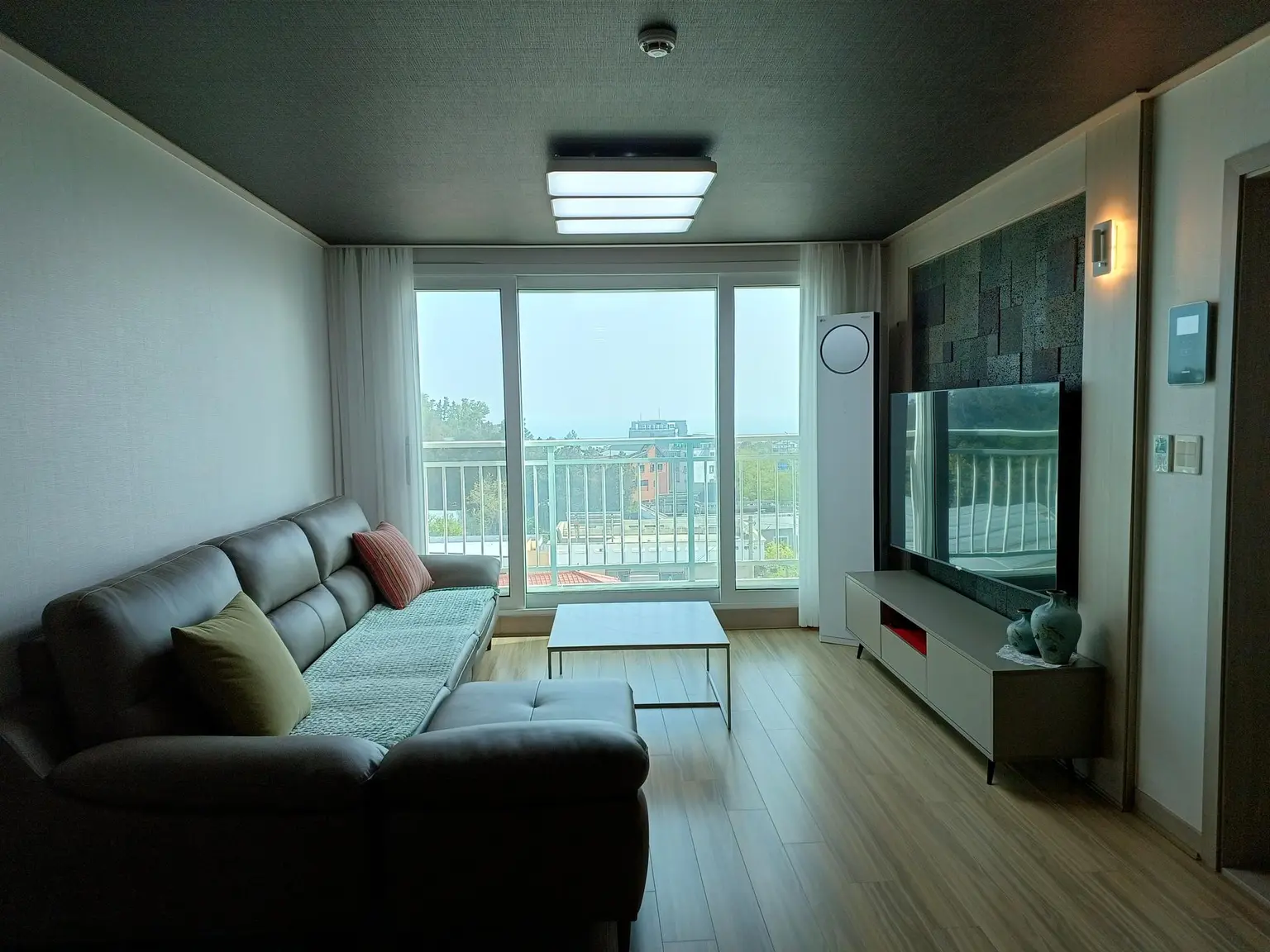제주 중문 중문관광단지에 인접한 조용하고 먼바다 뷰 가능한 3룸 빌라 - main image