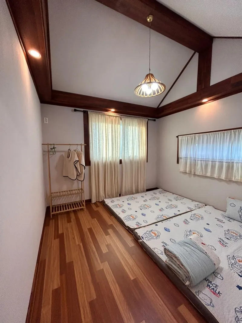 [Andeok, Seogwipo] #5 rooms #3 bathrooms #1 playroom Sanbangsan view large family house 22