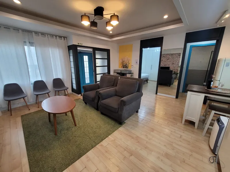 [Gujwa, Jeju][Jeju Gimnyeong] Yellow house next to Gimnyeong Cheonggulmul #Right in front of Gimnyeong sea 25