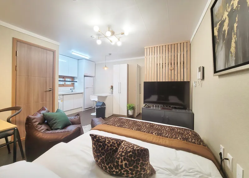 [Mapo, Seoul] Clean one-room apartment #302 near Mangwon Hangang-gil 13