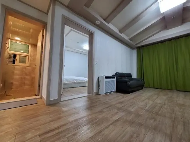 Jeju Gujwa Hallasan & Darangshi Oreum panoramic view forest area two-room 301 #Pets allowed - main image