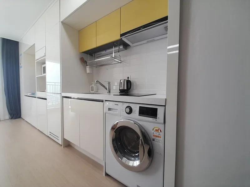 [Yangyang] E7-10/1. High-rise ocean view. Full options. Bed sunrise. Close to Yangridan-gil. OTT available. 26