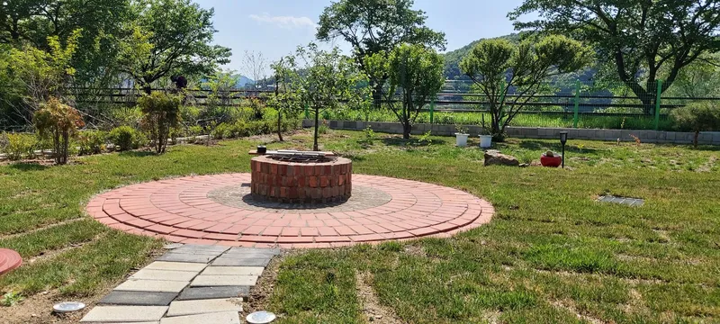 [Yangpyeong] River view and bicycle/walking path/fire pit pretty yard luxury one month living 1st floor 49