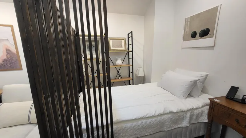 [Jongno, Seoul] Studio-type detached house in the palace district of Seochon in the middle of Sadamun 9
