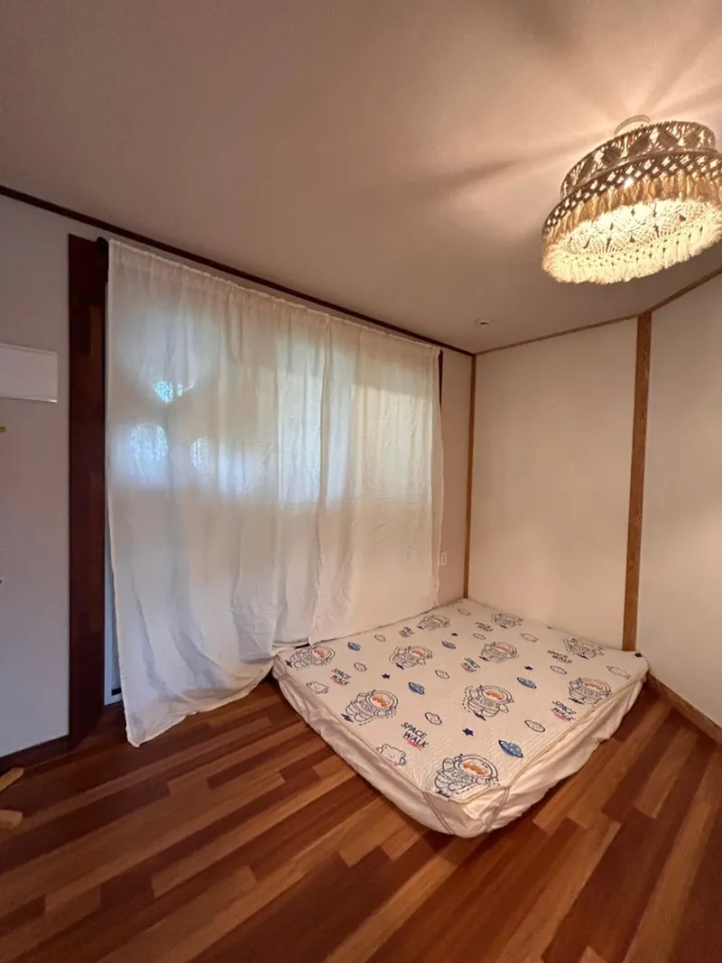 [Andeok, Seogwipo] #5 rooms #3 bathrooms #1 playroom Sanbangsan view large family house 27