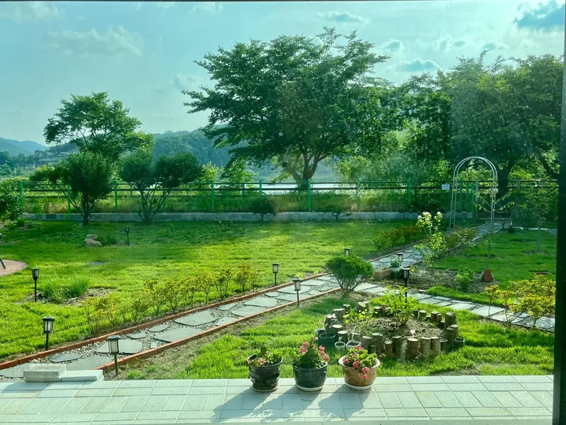 [Yangpyeong] River view and bicycle/walking path/fire pit pretty yard luxury one month living 1st floor 34