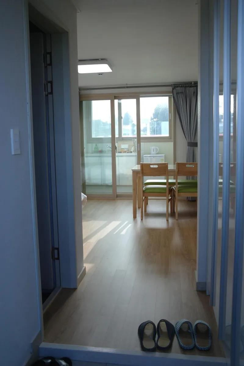 [Namwon, Seogwipo] One-room pension 102 located at the starting point of Olle Course 5 9
