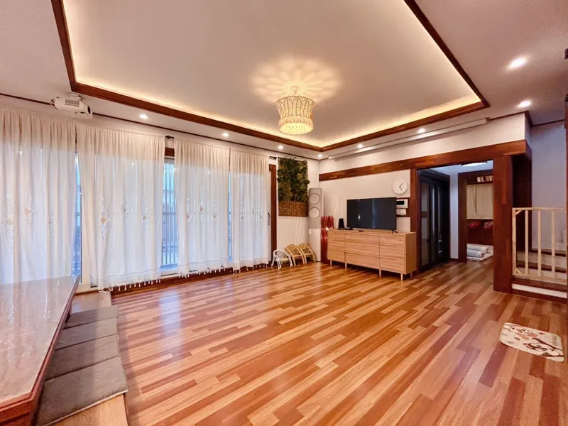[Andeok, Seogwipo] #5 rooms #3 bathrooms #1 playroom Sanbangsan view large family house 18