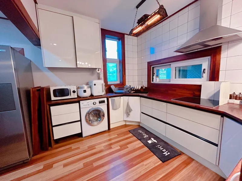 [Andeok, Seogwipo] #5 rooms #3 bathrooms #1 playroom Sanbangsan view large family house 15