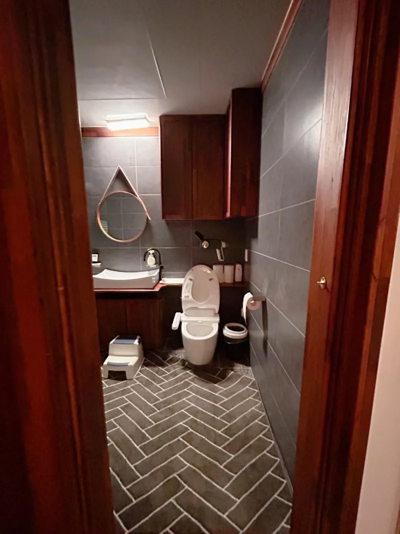 [Andeok, Seogwipo] #5 rooms #3 bathrooms #1 playroom Sanbangsan view large family house 10